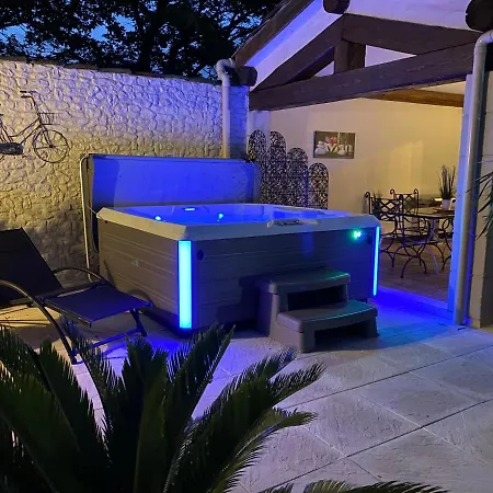 Mas Beau Soleil & Spa Cottages De Charme Avec Jacuzzi&Jardin Prives Saint-Remy-de-Provence Exterior photo