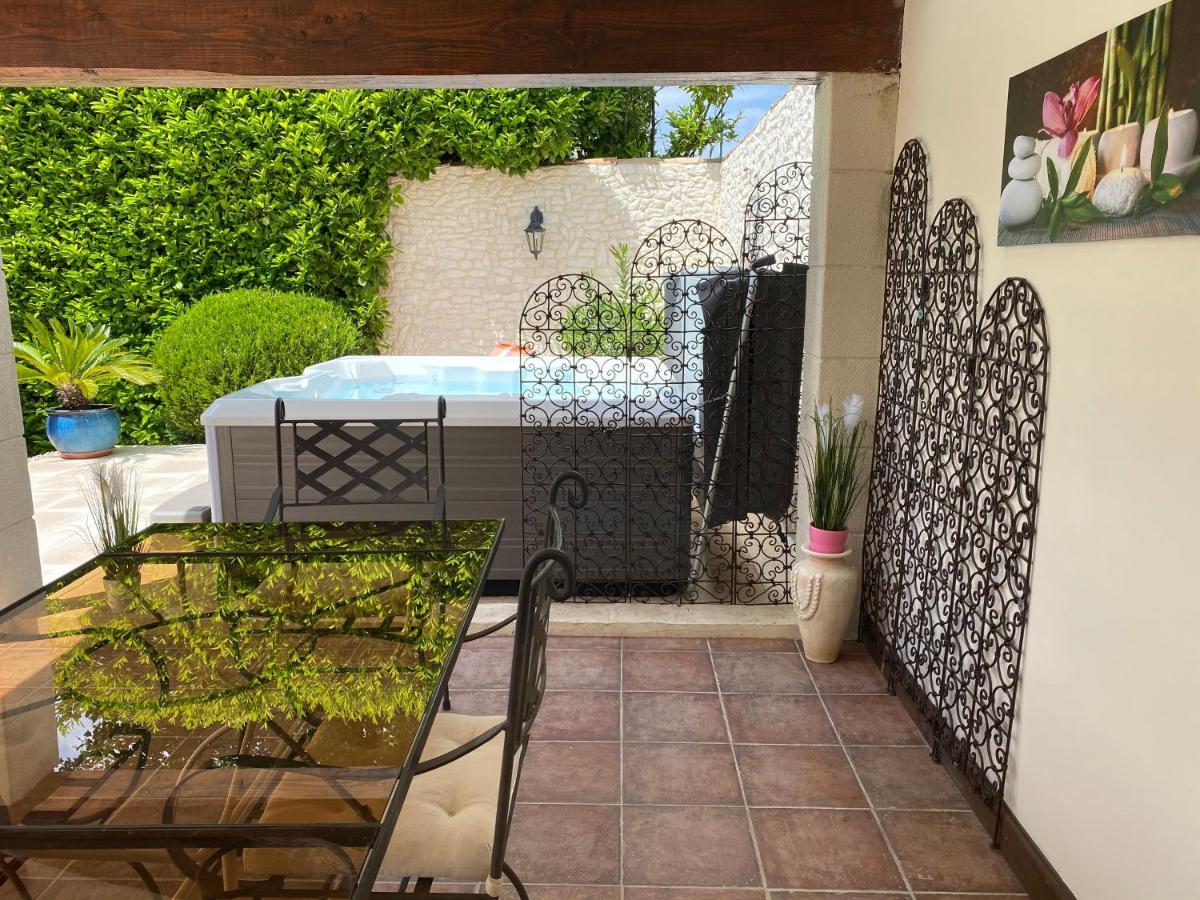 Holiday home Mas Beau Soleil & De Charme Avec Jacuzzi&jardin Prives Saint-Remy-de-Provence