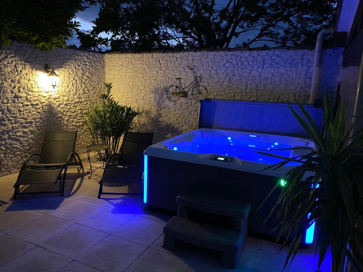Mas Beau Soleil & De Charme Avec Jacuzzi&jardin Prives Holiday home Saint-Remy-de-Provence