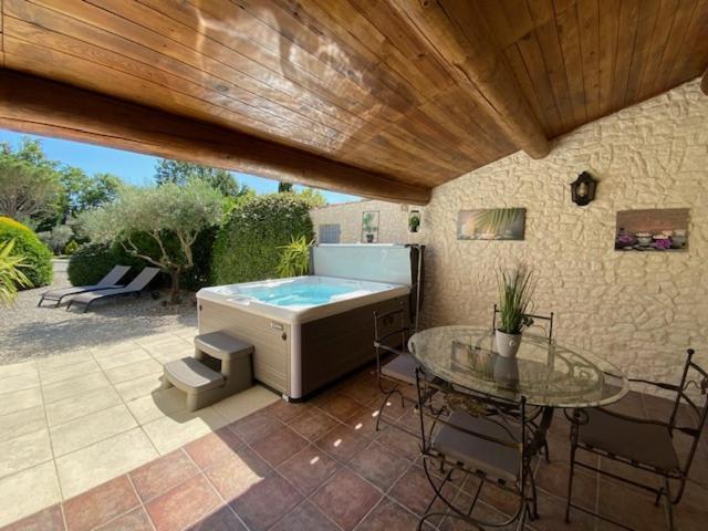 Mas Beau Soleil & De Charme Avec Jacuzzi&jardin Prives Saint-Remy-de-Provence